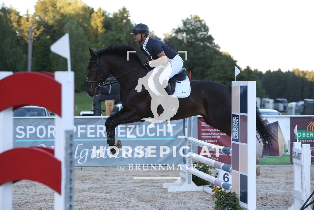 PP015437 | Willkommen bei Brunnmayr - Design & Fotografie – Ihrem Spezialisten für Reitturniere und Pferdeveranstaltungen in Oberösterreich, Salzburg und Bayern! Seit über 17 Jahren sind wir leidenschaftlich dabei.