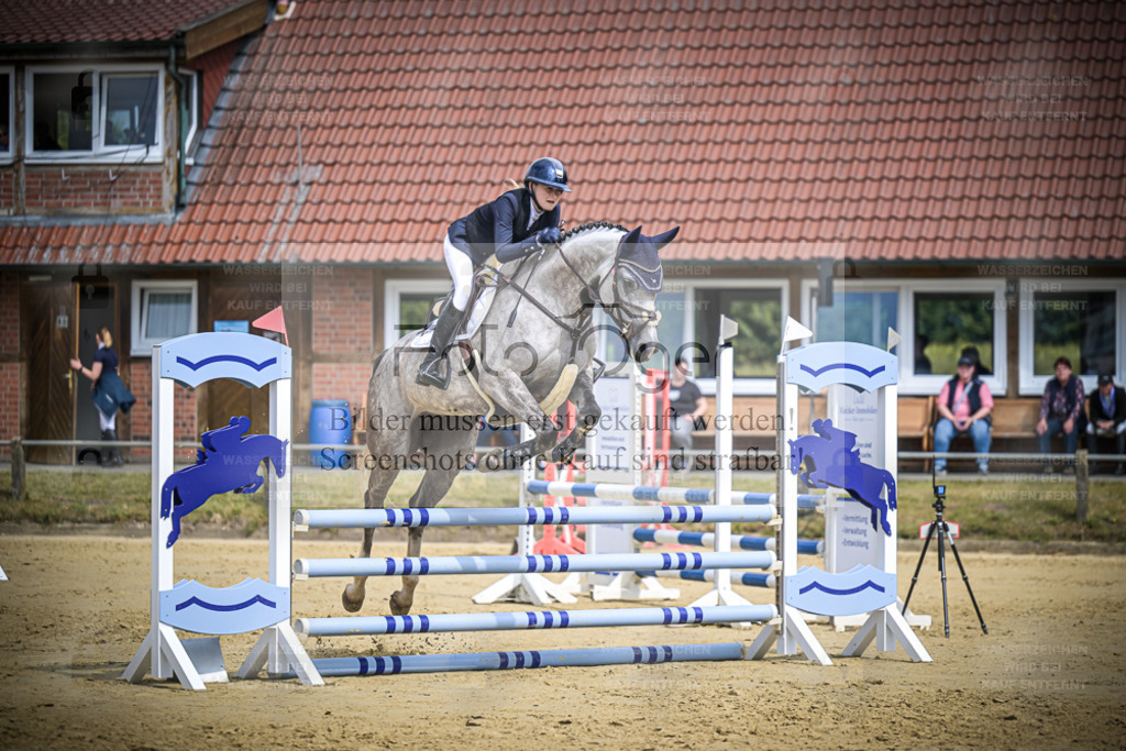 DOS_4798 | Entdecke hochwertige Reitturnierfotos von Foto Oger. Professionell, emotional und authentisch – jetzt Lieblingsmomente im Shop bestellen. - Realisiert mit Pictrs.com