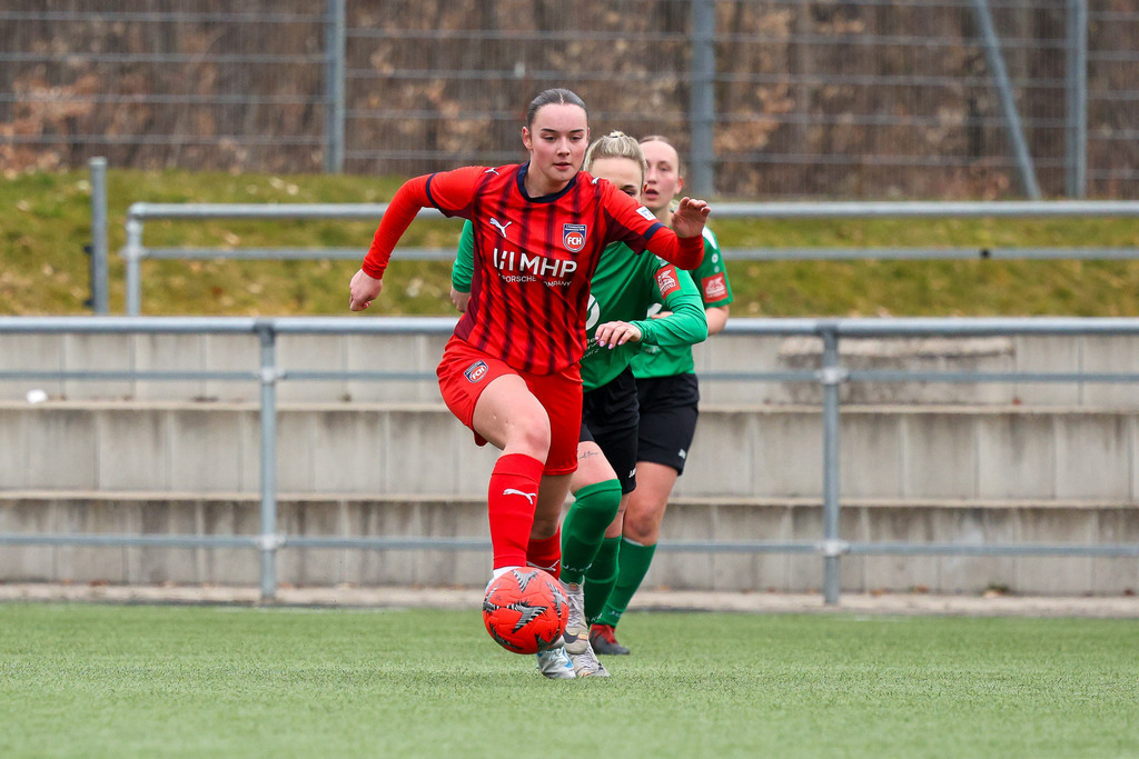 20260315-FCH-Steinheim_085 | 1.FC Heidenheim 1846 II vs. TV Steinheim, Fußball, Frauen, Bezirksliga, 2025/2026, 12. Spieltag, 15.03.2026 in Heidenheim, Kunstrasen b. Voith-Arena West(Foto: Michael Bulling) - Realisiert mit Pictrs.com
