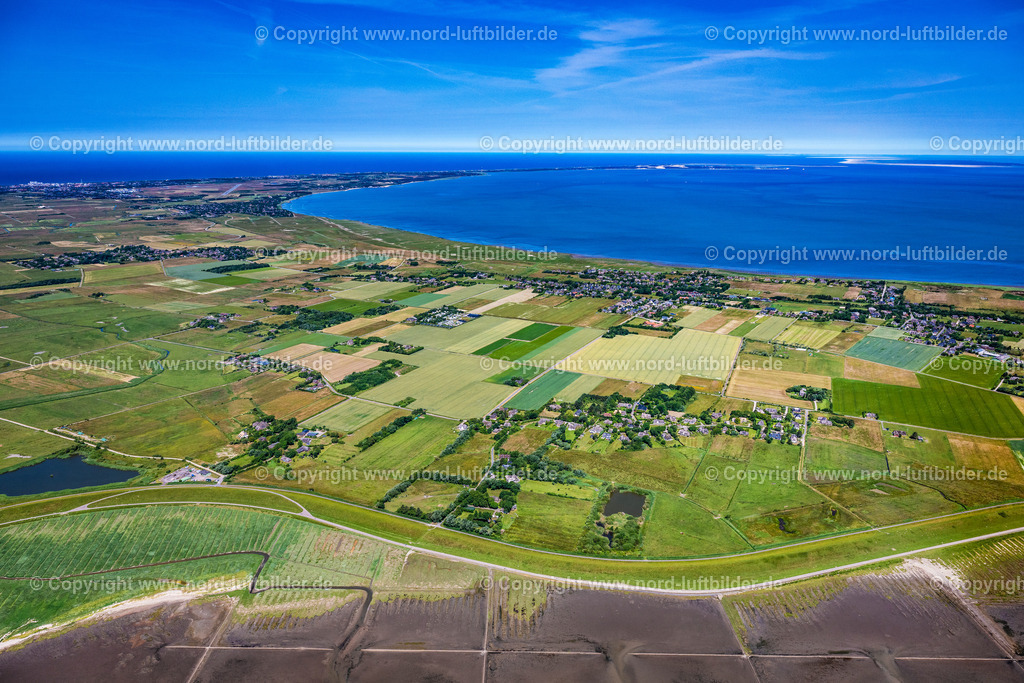 Sylt_Osterende_Morsum_ELS_3911210625 | SYLT 21.06.2025 Ortskern und Orts- Zentrum an der Meeres- Küste der Nordsee auf der Insel Sylt in Morsum-Osterende im Bundesland Schleswig-Holstein, Deutschland. // Center on the seacoast of North Sea on Sylt Island in Morsum-Osterende in the state Schleswig-Holstein. Foto: Martin Elsen