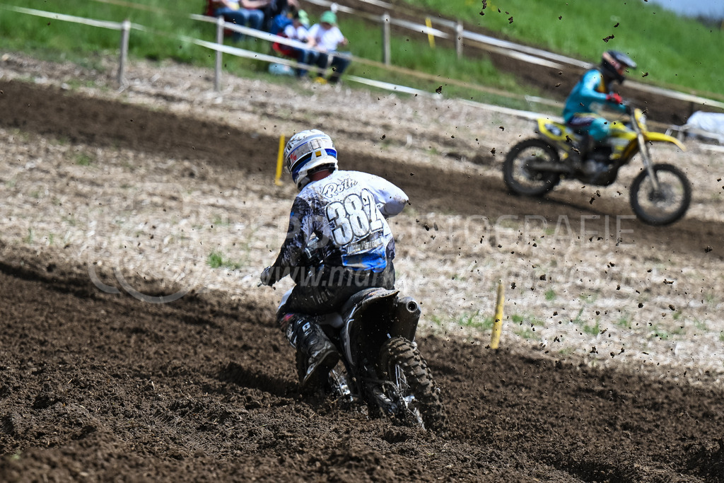 Motocross Schlatt bei Winterthur - 29. April 2023 | #382 Roth Michael aus Schoenholzerswilen (CH) auf Husqvarna in der Kategorie MX2 am Motocross Schlatt bei Winterthur, 29. April 2023.
Instagram: @mx_schlatt | @mc_wila | @sam_schweiz
Bild: Sportfotografie Markus Aeschimann | www.markus-aeschimann.ch - Realisiert mit Pictrs.com