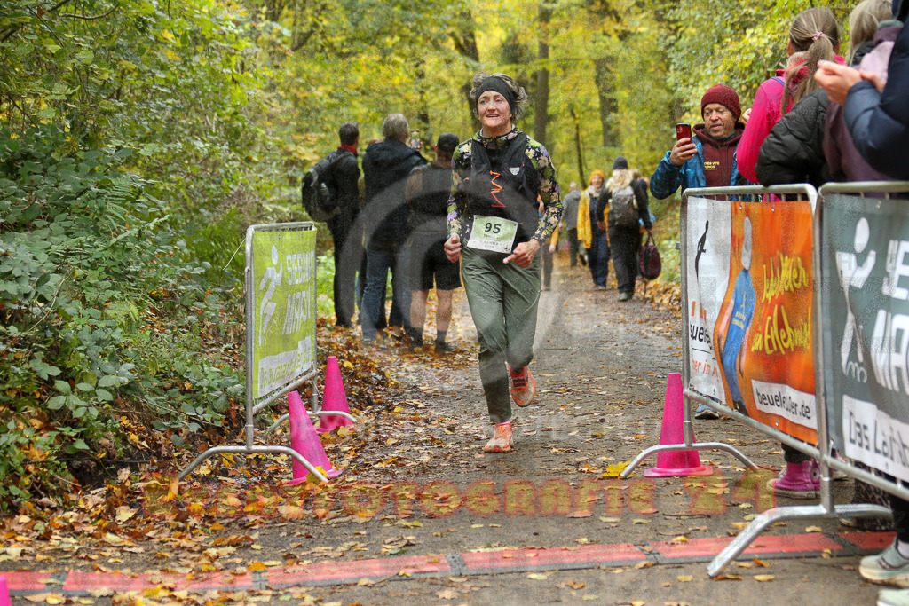 251026_1308_EX1_2607 | Sportfotografie im Rhein-Sieg Kreis, Köln, Bonn, NRW, Rheinland Pfalz, Hessen, etc. Unser Tätigkeitsfeld umfasst den Laufsport vom Volkslauf über den Marathon, Duathlon, Triathon bis zum Ultralauf wie Kölnpfad Ultra oder Schindertrail.
