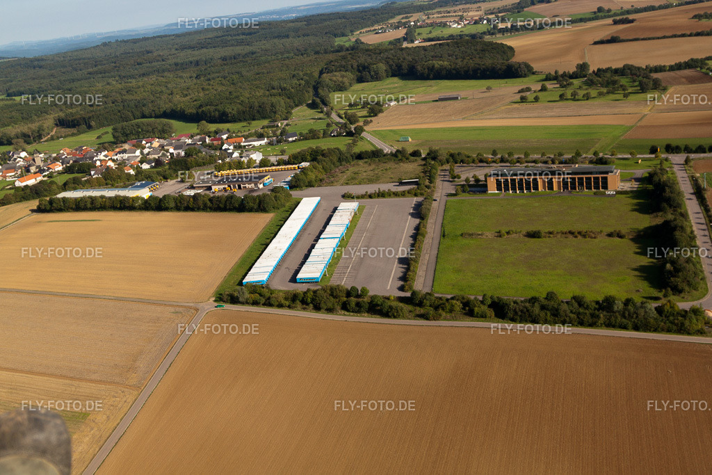 Speditions- Gebäude der Logistik- und Transportfirma Fixemer Logistics GmbH, International Transport & Logistics Services | Luftbild: Speditions- Gebäude der Logistik- und Transportfirma Fixemer Logistics GmbH, International Transport & Logistics Services im Ortsteil Borg in Perl im Bundesland Saarland in Deutschland. Foto: IMG_33757.jpg vom 11.09.2010 durch Werner Riehm/FLY-FOTO.de - Realisiert mit Pictrs.com