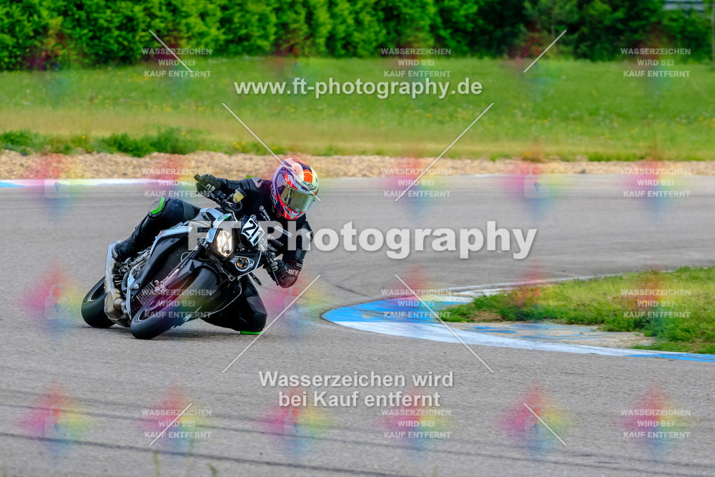 MotoTeam-8961 | Hier findet Ihr Bilder von Touristenfahrten auf der Nürburgring Nordschleife oder von anderen Veranstaltungen die ich besucht habe. Viel Spass beim Durch Schauen 