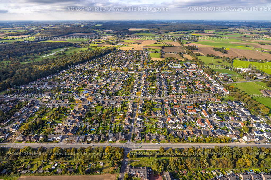 Kamp-Lintfort241013923 | Luftbild, Ortsteil Niersenbruch, Wohngebiet Wohnsiedlung entlang der Wiesenbruchstraße, Wiesen und Felder mit Fernsicht, unten die Rheinberger Straße Bundesstraße B510, Kamperbruch, Kamp-Lintfort, Ruhrgebiet, Nordrhein-Westfalen, Deutschland