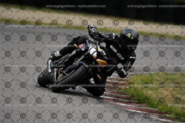 25bt02-1036 | markuskiefer.com - Realisiert mit Pictrs.com