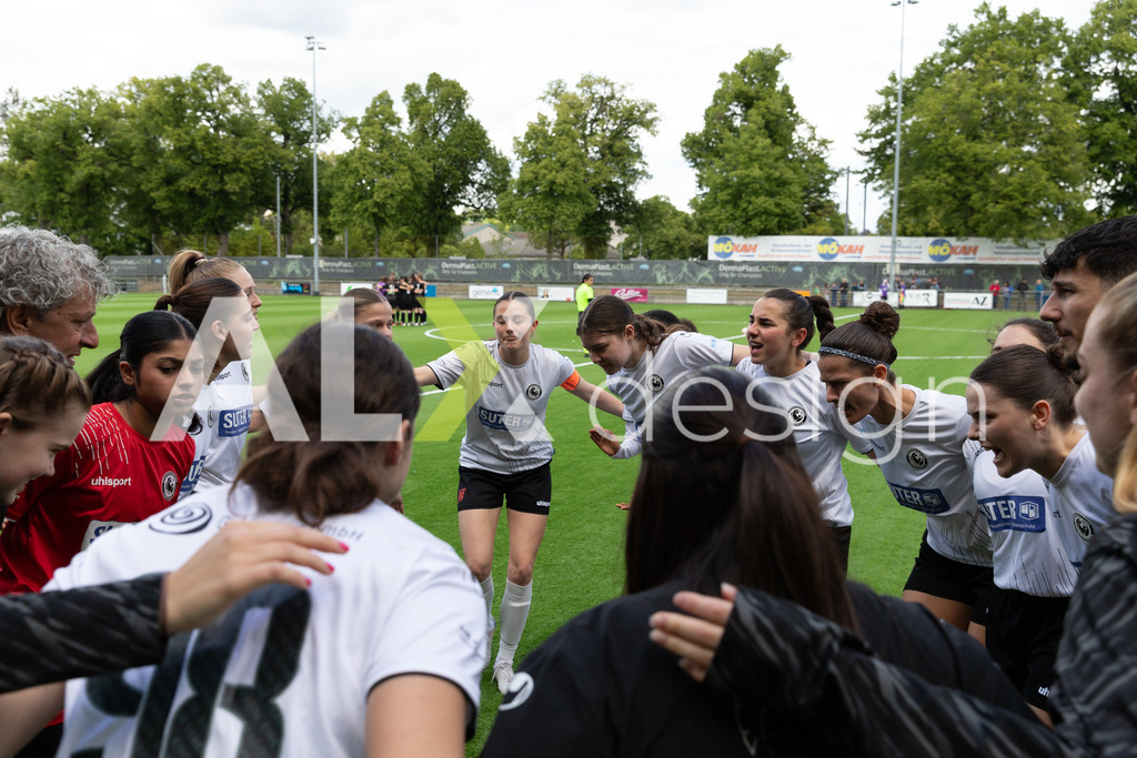 Fußball I Frauen I Saison 2025-2026 I Frauen 3. Liga | FVRZ Gruppe 2 | 18. Spieltag I Spielvereinigung Schaffhausen Damen 1 - Team Furttal Zürich I 17.05.2026 | Hochwertige Sportfotos kaufen & lizenzieren für Medien, Vereine, Agenturen & Sportler:innen. Entdecke professionelle Sportfotografie im Bildshop von Alexander Franzen. - Realisiert mit Pictrs.com