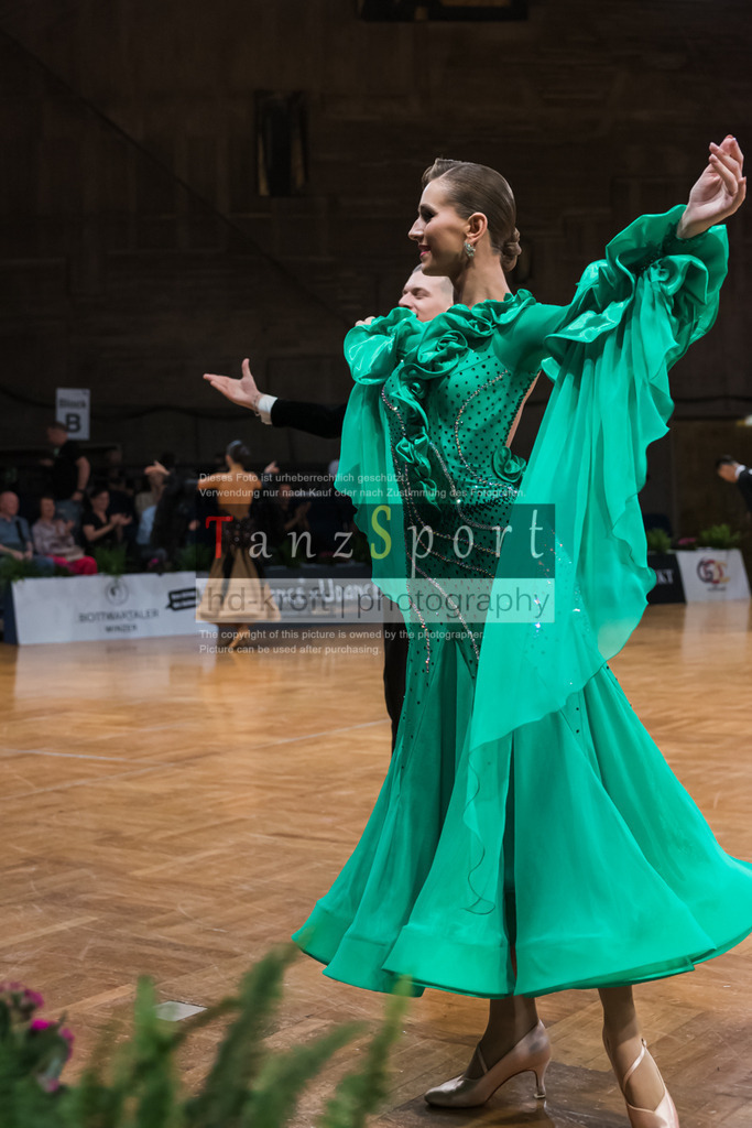 20250821_WDSF_GS_Std_R1_B2_4005 | Tanzsportbilder, Standardtanz, Lateintanz, WDSF, DTV, LTVB, dancecomp, goc, hessen tanzt, blaues band der spree, walzer, tango, wiener walzer, slowfox, quickstepp, samba, rumba, cha-cha-cha, paso doble. jive, hd-kroft photography, turniertanzsport