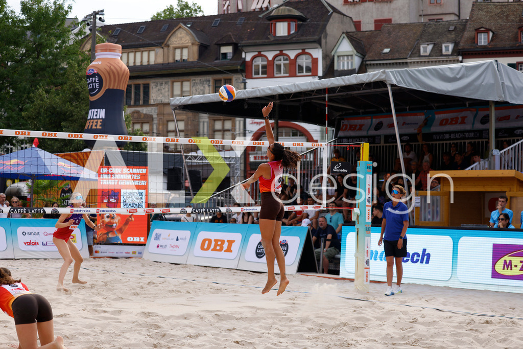 Obi BeachTour 2026 - Basel | BASEL, SWITZERLAND - JULY 18: SHANA ZOBRIST (SUI) attack / spike during the Obi BeachTour 2026 match between ZOBRIST / LUTZ (SUI) and FLÜCKIGER / DEMIERRE (SUI) at Barfüsserplatz on July 18, 2026 in Basel, Switzerland. - Realisiert mit Pictrs.com
