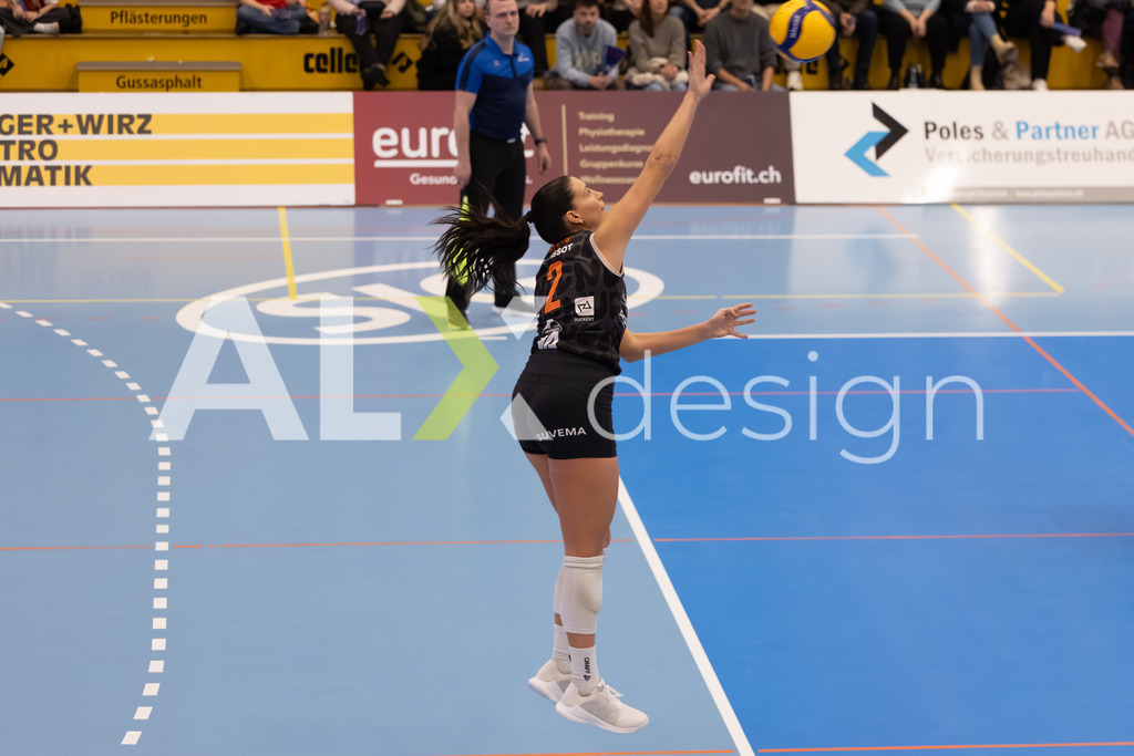 Volleyball I Frauen I Saison 2025-2026 I Volleyball NLA | Women I Round 16 I VC Kanti Schaffhausen - Viteos NUC I 31.01.2026 | 2 Hayward Natalie (US) (Viteos NUC) – Zuspiel - Realisiert mit Pictrs.com