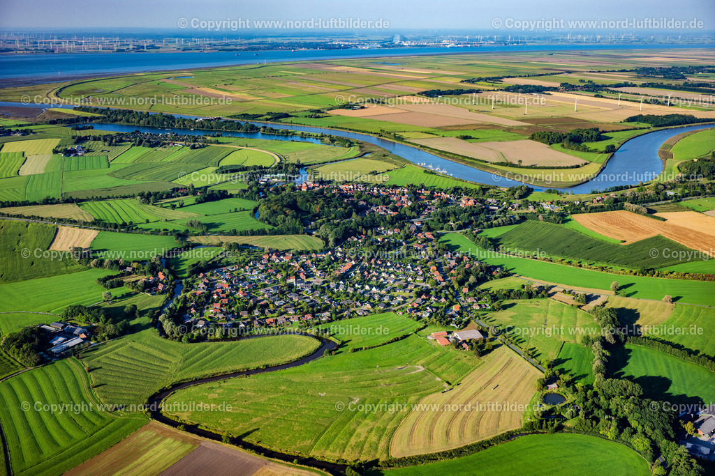 Neuhaus_An_der_Oste_ELS_8495280824 | NEUHAUS (OSTE) 28.08.2024 Ortschaft an den Fluss- Uferbereichen der Oste in Neuhaus (Oste) im Bundesland Niedersachsen, Deutschland. // Town on the banks of the river of Oste in Neuhaus (Oste) in the state Lower Saxony, Germany. Foto: Martin Elsen