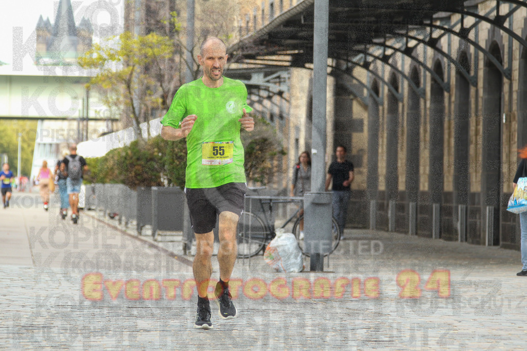 250920_1319_EV4_5229 | Sportfotografie im Rhein-Sieg Kreis, Köln, Bonn, NRW, Rheinland Pfalz, Hessen, etc. Unser Tätigkeitsfeld umfasst den Laufsport vom Volkslauf über den Marathon, Duathlon, Triathon bis zum Ultralauf wie Kölnpfad Ultra oder Schindertrail.