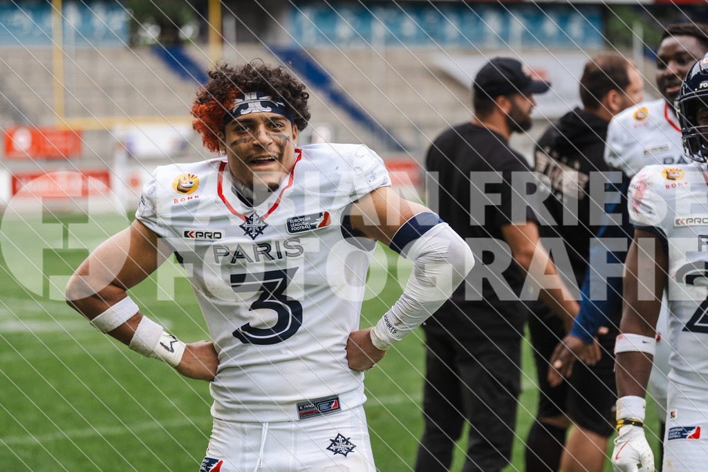 GER Rhein Fire vs. Paris Musketeers, Football, European League of Football, Spieltag 4, Saison 2025, 08.06.2025 | GER Rhein Fire vs. Paris Musketeers, Football, European League of Football, Spieltag 4, Saison 2025, 08.06.2025Foto: Fabian Friese - Realisiert mit Pictrs.com