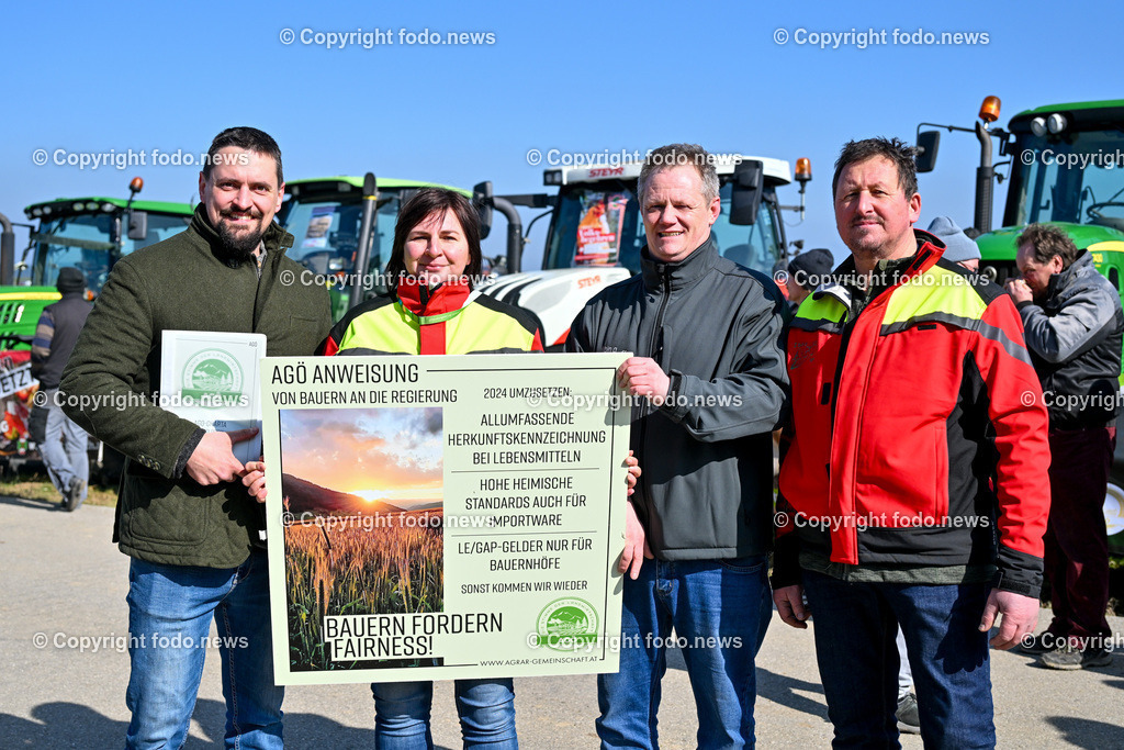 Bauernprotest_ Poendorf_ Lasco_ 08.03.2024-13 | 08.03.2024, Poendorf, AUT, Bauernprotest, im Bild Bauernprotest, Bauern, Landwirte, Traktoren, Fa. Lasco, Demo, Kundgebung

Siegfried Salchenegger, Martina Mittermayr, Simon Holzmueller, Johann Konrad - alle AGOE

Agrar Gemeinschaft fuer Oesterreich 