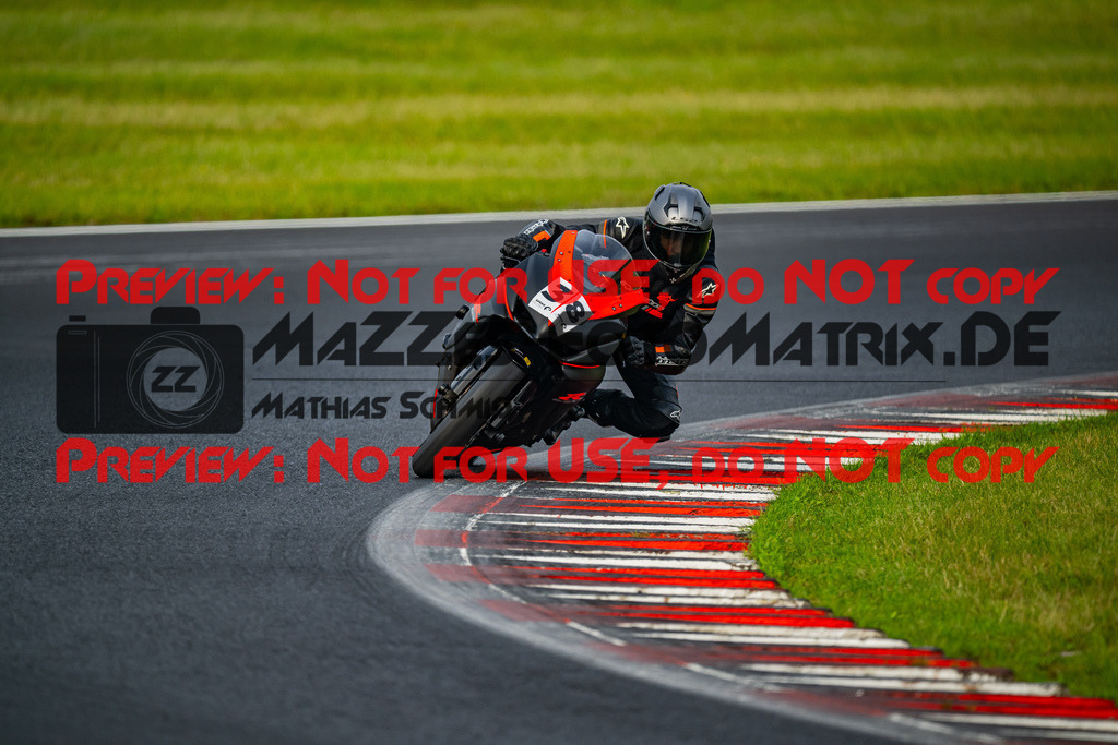 MaZZes_Fotomatrix_20250913_6007705_5504 | GELB