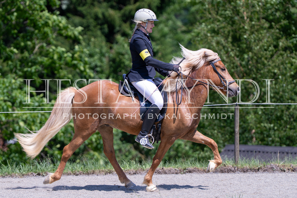 KAI03573 | Ihr sucht einen Fotografen für eure nächste OSI? Ich begleite auch euer Turnier für Islandpferde fotografisch.  - Realisiert mit Pictrs.com