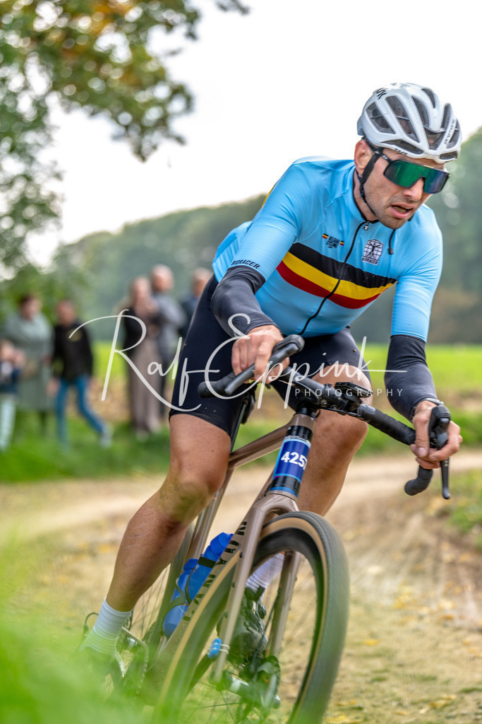 Ralf Eppink Photography 20251012_DSC03595 | Sportfotografie, Eventfotografie, Porträtfotografie, Radsport Fotograf, Triathlon Fotograf, Düsseldorf Fotograf, Köln Fotograf, Actionfotografie, Teamfotografie, Peoplefotografie, Business Portraits, Veranstaltungsfotografie, Reportagefotografie - Realisiert mit Pictrs.com