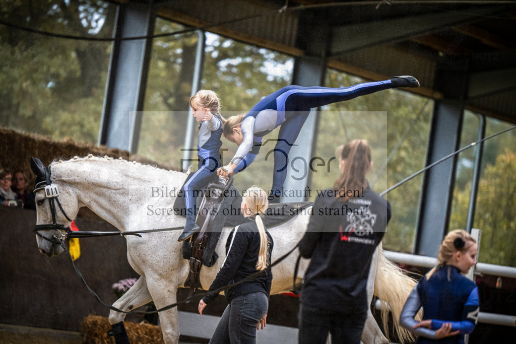 DOS_0218 | Entdecke hochwertige Reitturnierfotos von Foto Oger. Professionell, emotional und authentisch – jetzt Lieblingsmomente im Shop bestellen.Deutschlandweite Turnierfotografie. - Realisiert mit Pictrs.com