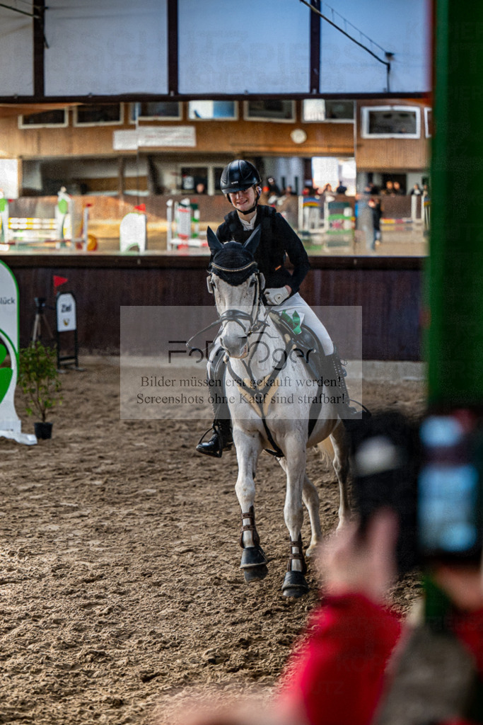 20240309-DOS_5816 | Entdecke hochwertige Reitturnierfotos von Foto Oger. Professionell, emotional und authentisch – jetzt Lieblingsmomente im Shop bestellen.Deutschlandweite Turnierfotografie. - Realisiert mit Pictrs.com