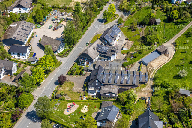 Schmallenberg240504955Boedefeld | Luftbild, Theresia-Albers-Haus, mit Solardach, Wohngebiet Ortsansicht Ortsteil Kirchrarbach, Spielplatz, Kirchrarbach, Schmallenberg, Sauerland, Nordrhein-Westfalen, Deutschland