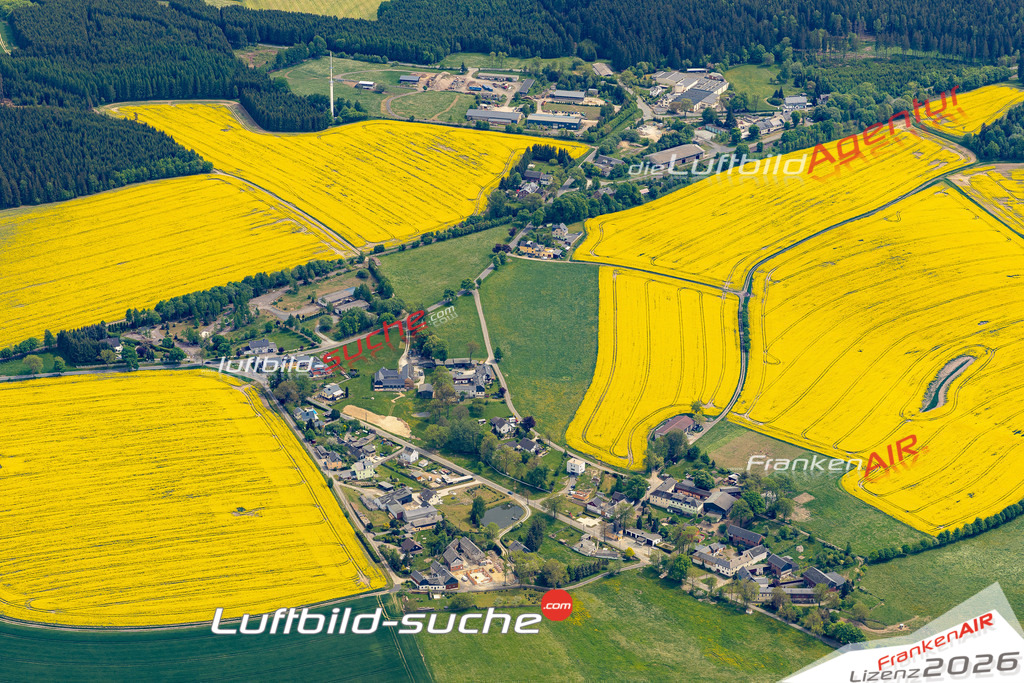 Die Luftaufnahme Göttengrün - Gefell wurde 2022 vom Flugzeug aus (keine Drohne) erstellt. Hohe Auflösung -für große Poster und Wandbilder geeignet - Garantiert!