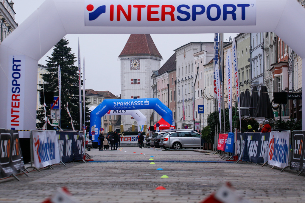 AW_20231231awmac6483 | WELS, 31.12.2023, Sparkasse Silvesterlauf Wels 2023 , Image shows: Photo: WAPICS / Andreas Willdoner