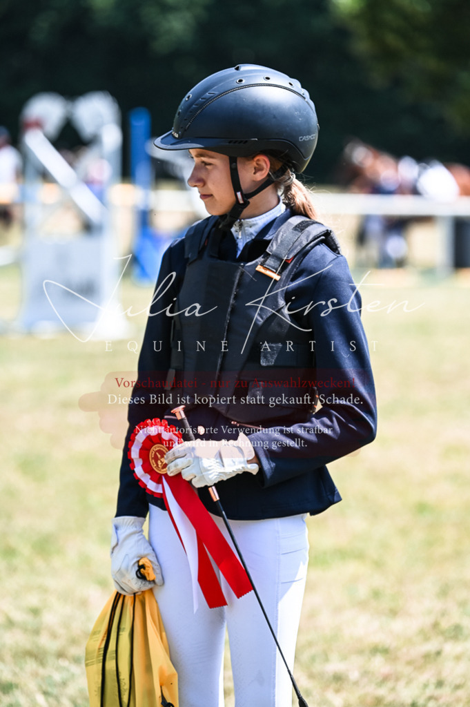 DSC_9940 | Pferde- und Turnierfotografie in Westsachsen. Pferdeportraits, Auftragszeichnungen und intuitive Kunst.