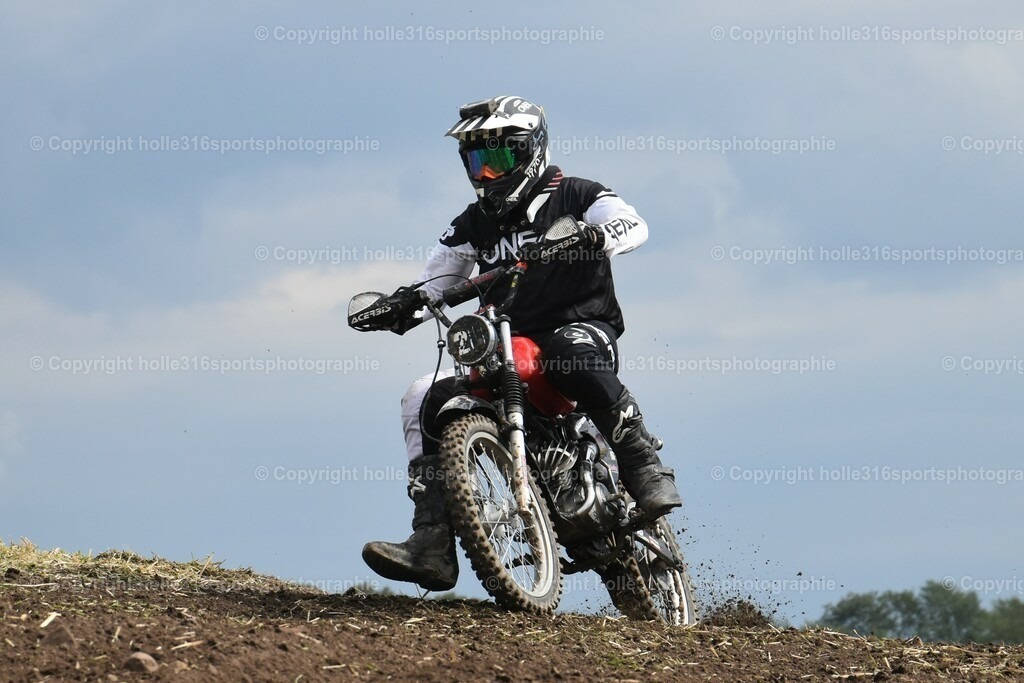 DSC_0039_01 (2) | Sportfotografie , Motorsport, Motoross, Reitsport, Mointainbike, Enduro,
Landschaft , Outdoor, Eventfotografie, Landschaft, Bilder online bestellen - Realisiert mit Pictrs.com