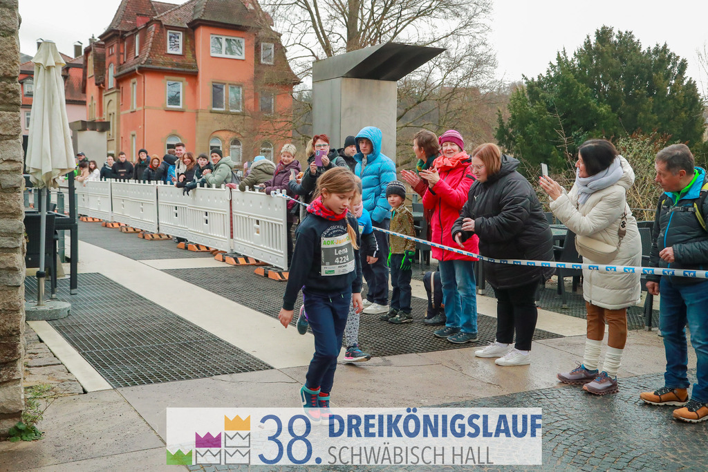 400m AOK Junior Cup | 3 Koenigslauf 2024 400m AOK Junior Cup - Realisiert mit Pictrs.com