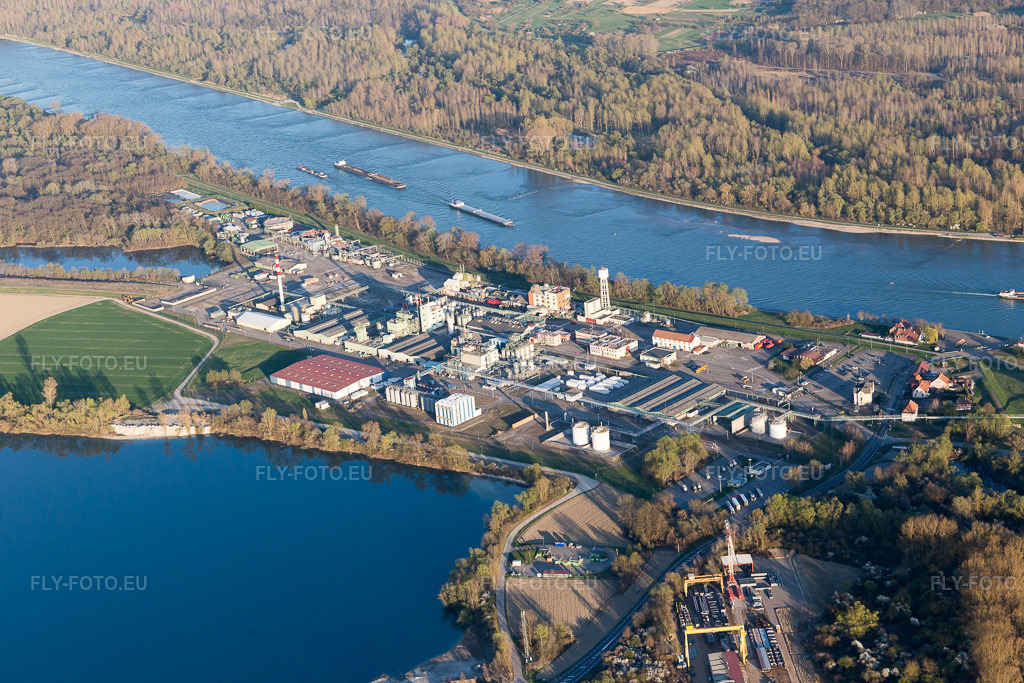 Vue aérienne: Vue de la ville à Lauterbourg dans le département Bas Rhin, France. Photo: IMG_097872.jpg prise le 27/03/2017 par Werner Riehm/FLY-FOTO.euRésolution de l'original: 5472 x 3648 px
