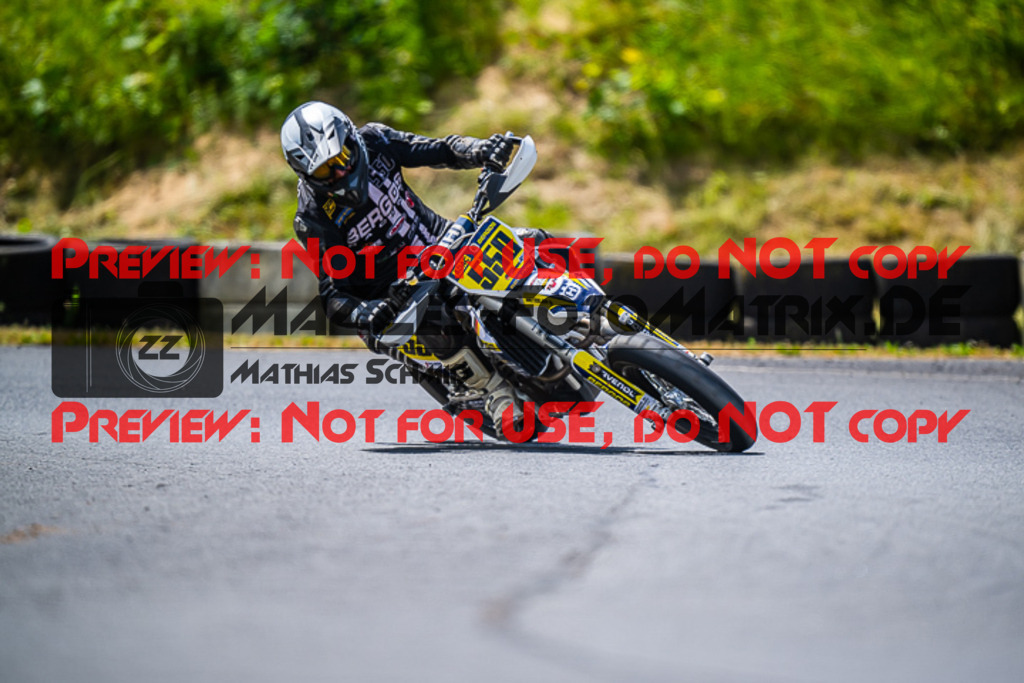 MaZZes_FotoMatrix_220528_1123 | Fotograf Mathias Schmid
Sportfotograf,
Eventfotograf,
Hochzeitsfotograf,
Portraitfotograf