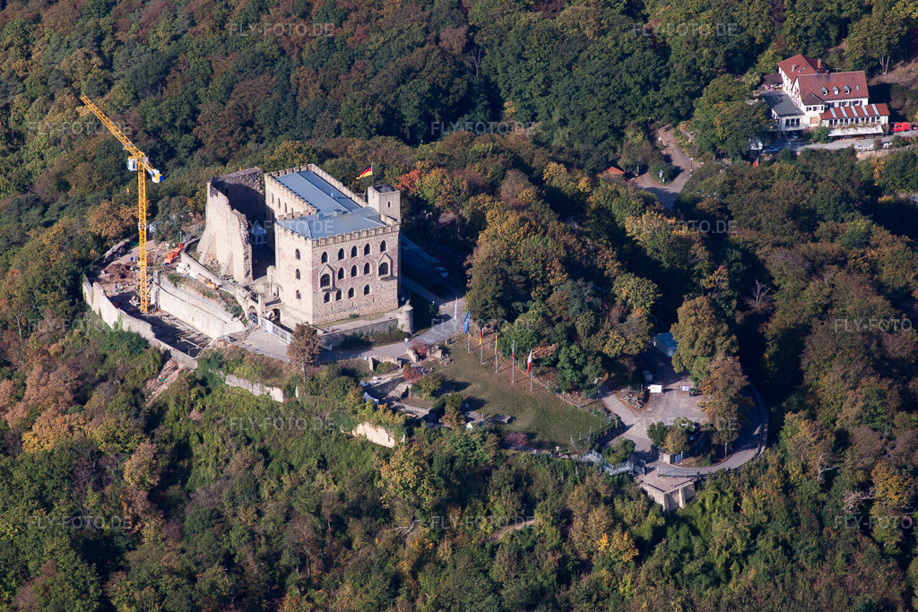 Luftbild: Burganlage des Hambacher Schloß an der Weinstraße. Mit Baustelle zum Neubau des Restaurant 1832 im Ortsteil Diedesfeld in Neustadt im Bundesland Rheinland-Pfalz in Deutschland. Foto: IMG_22102.jpg vom 15.10.2009 durch Werner Riehm/FLY-FOTO.de