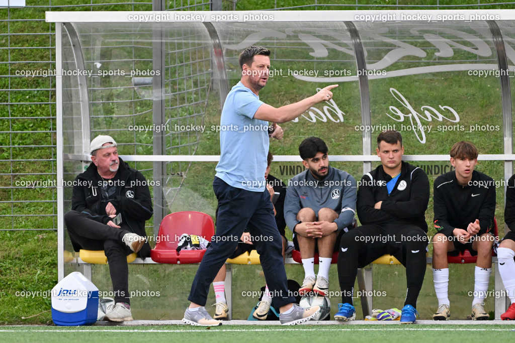 SV Spittal 1921 vs. SV St. Jakob  | Spielerbank SV Spittal, Sportlicher Leiter SV Spittal Wolfgang Oswald, Headcoach SV Spittal Philipp Dabringer, SV Spittal 1921 vs. SV St. Jakob , SV Spittal 1921 vs. SV St. Jakob  am 20.09.2024 in Spittal an der Drau (Goldeck Stadion), Austria, (Photo by Bernd Stefan)
