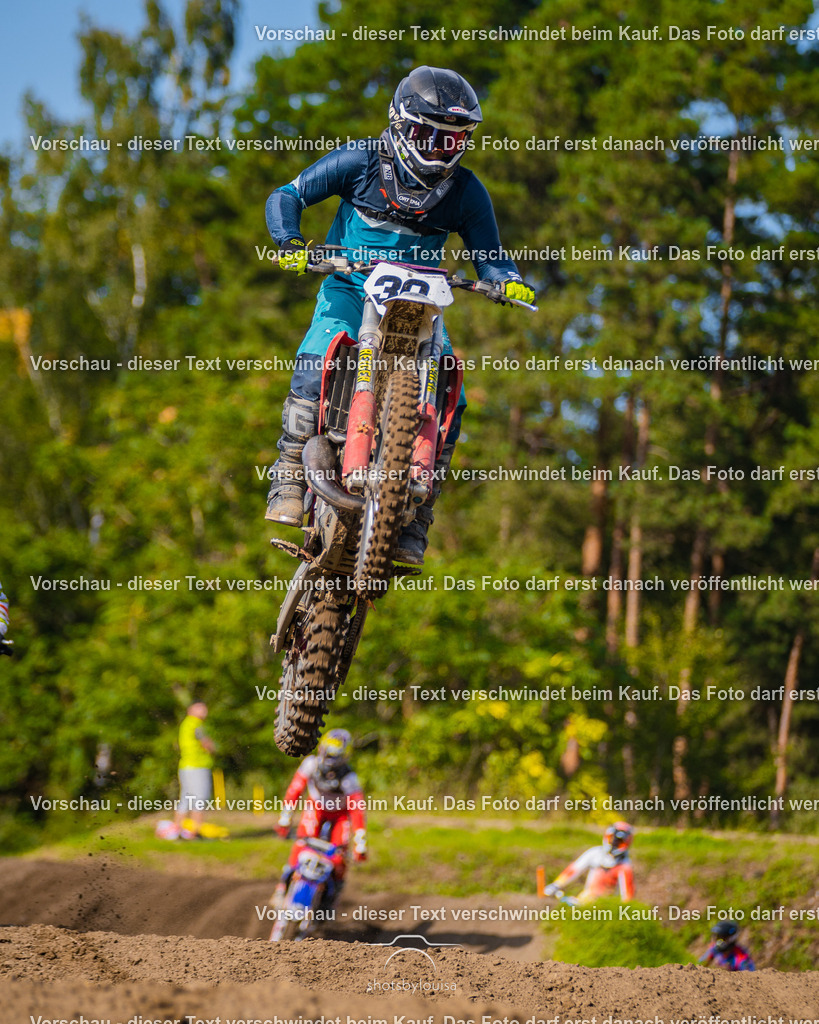 09_21_LM_Schenkenhorst-8241 | Sportfotografin aus Berlin-Brandenburg mit Fokus auf Motocross. Ich halte deine sportliche Leistung und echte Emotionen auf und neben der Strecke professionell fest. Entdecke die Fotos von deinem Rennen und bestelle sie direkt hier im Shop.