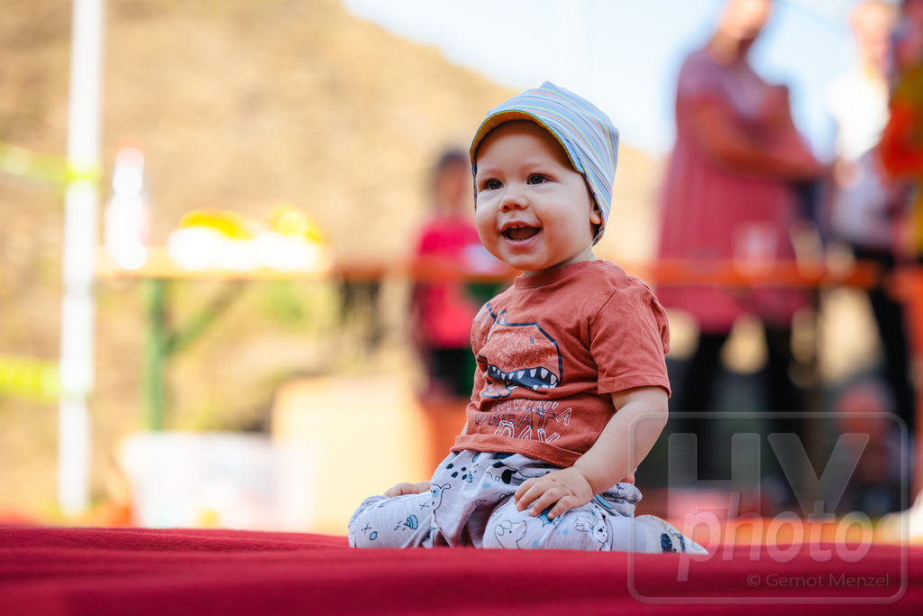 16. Hoywoj-CityLauf im Sportforum Hoyerswerda - 16.09.2023 | 10m VdK-Windel-Flitzer - Realisiert mit Pictrs.com