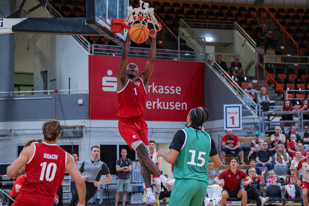 BAYER GIANTS vs VET-CONCEPT Gladiators Trier Test-81 | Fotos von Basketballspielen aus dem Raum NRW fotografiert von Gero Mueller-Laschet und Daniel Schaefer - Realisiert mit Pictrs.com