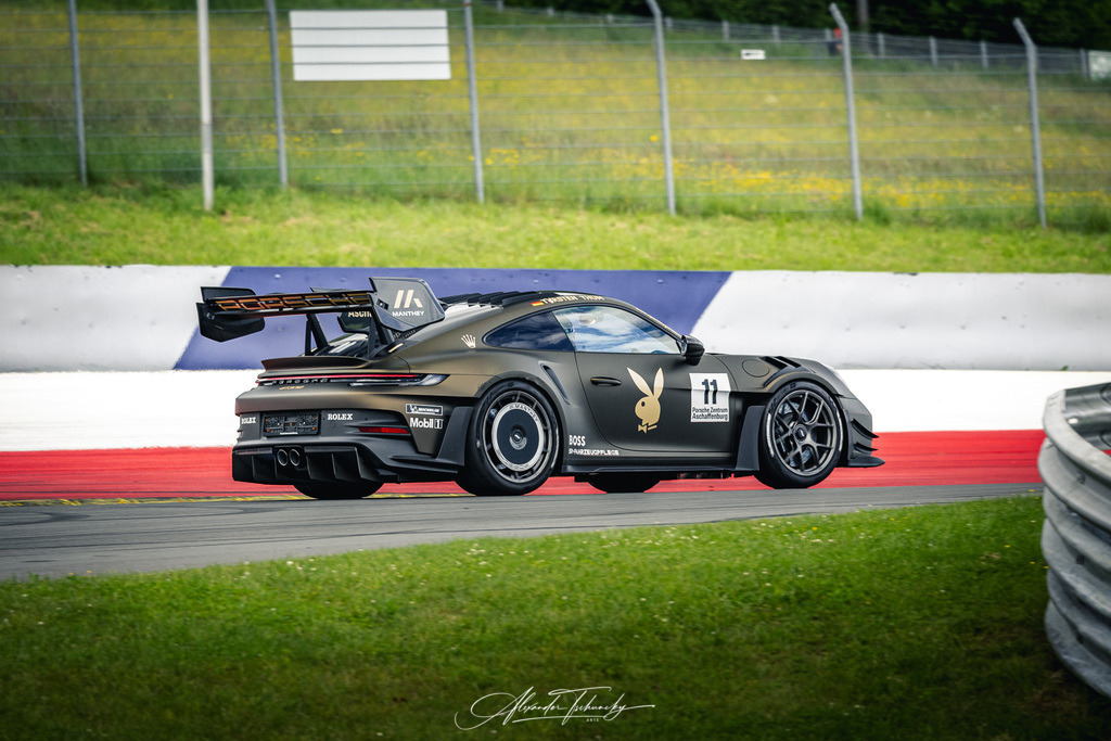 R6PZ2275 _Alexander Tschuncky | Entdecken Sie die faszinierende Welt von Alexander Tschuncky Arts: Kreative Fotografie, atemberaubende Automobilkunst und hochwertiger Bilderdruck. Lassen Sie sich inspirieren! - Realisiert mit Pictrs.com