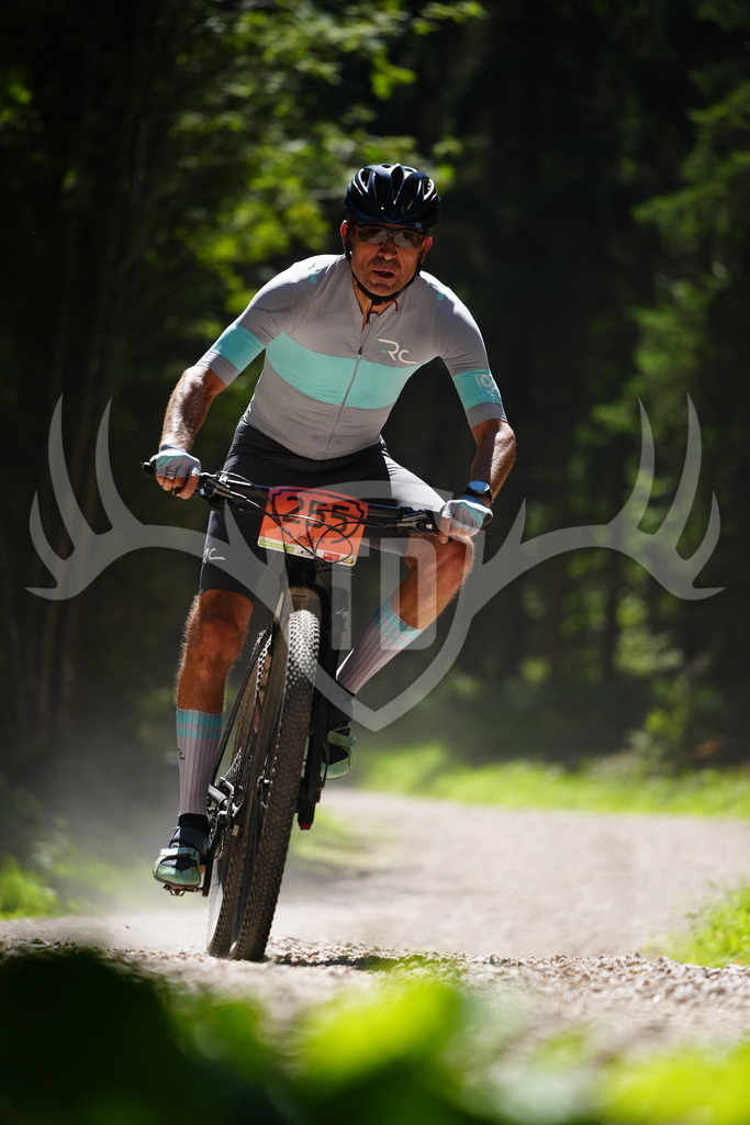 FC102090 | Fotogalerie der Treibjagd im Dunkelwald - Dein MTB Etappenrennen im Erzgebirge - Realisiert mit Pictrs.com