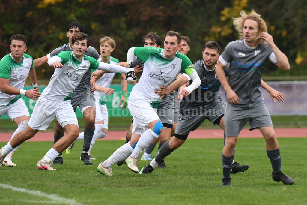SpVgg GW Deggendorf : FC Obernzell-Erlau | Matthias Schaefer (SpVgg GW Deggendorf #18) - Realisiert mit Pictrs.com