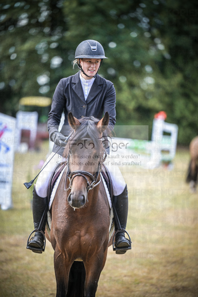 DOS_0016 | Entdecke hochwertige Reitturnierfotos von Foto Oger. Professionell, emotional und authentisch – jetzt Lieblingsmomente im Shop bestellen.Deutschlandweite Turnierfotografie. - Realisiert mit Pictrs.com