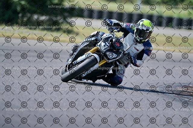 25bt04-0243 | markuskiefer.com - Realisiert mit Pictrs.com