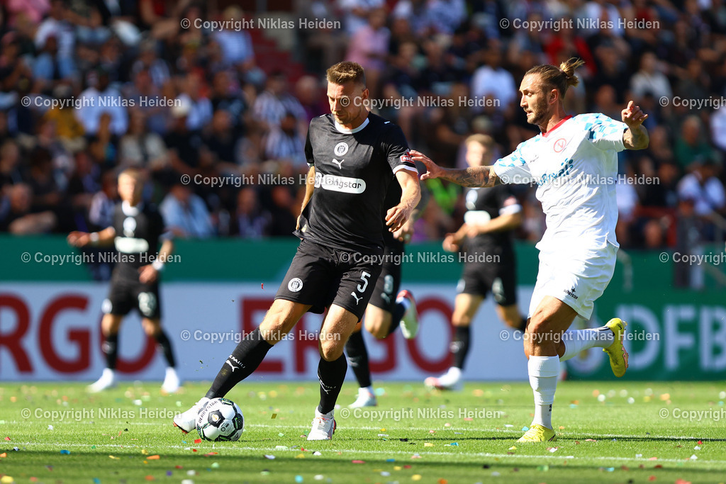 NH_FCEintrachtNorderstedt_FCStPauli_DFBPokal_16082025 | #37 Felix Drinkuth (FC Eintracht Norderstedt), #5 Hauke Wahl (FC St. Pauli)Fußball I Herren I DFB-Pokal I Saison 2025-2026  I 1. Runde I FC Eintracht Norderstedt - FC St. Pauli I 16.08.2025 I Millerntor-Stadion