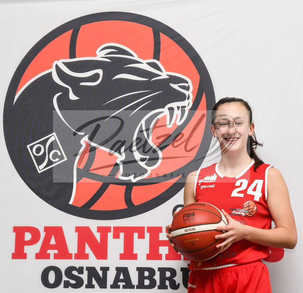 TEAOSC20201023_0010 | Basketball, Juniorinnen: Luise Hansmann  bei der Team Presentation der Panthers Academy Osnabrueck am 23.10.2020 in Osnabrueck, Deutschland. - Realisiert mit Pictrs.com