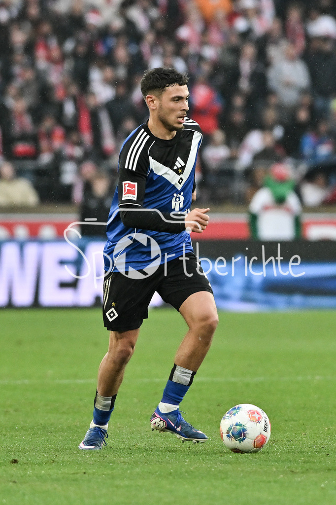 VfB Stuttgart - Hamburger SV | STUTTGART, GERMANY - 12. APRIL: with ball William MIKELBRENCIS (Hamburger SV 2) during the Bundesliga Match between VfB Stuttgart vs. Hamburger SV on Matchday 29 at MHP Arena / DFL REGULATIONS PROHIBIT ANY USE OF PHOTOGRAPHS AS IMAGE SEQUENCES AND/OR QUASI-VIDEO