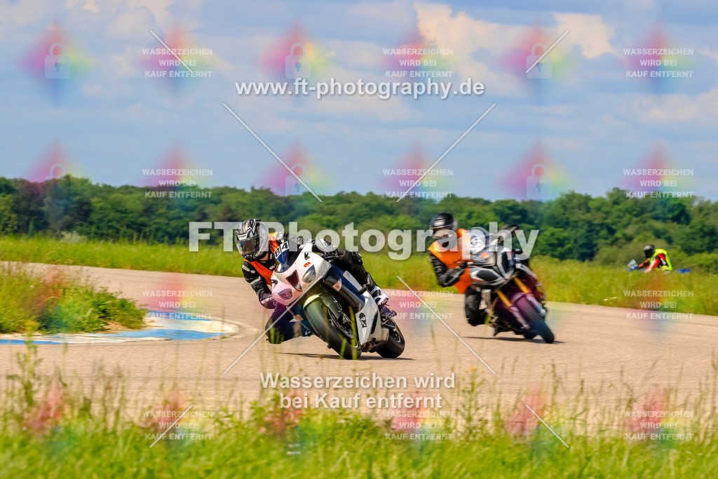 MotoTeam-0658 | Hier findet Ihr Bilder von Touristenfahrten auf der Nürburgring Nordschleife oder von anderen Veranstaltungen die ich besucht habe. Viel Spass beim Durch Schauen 