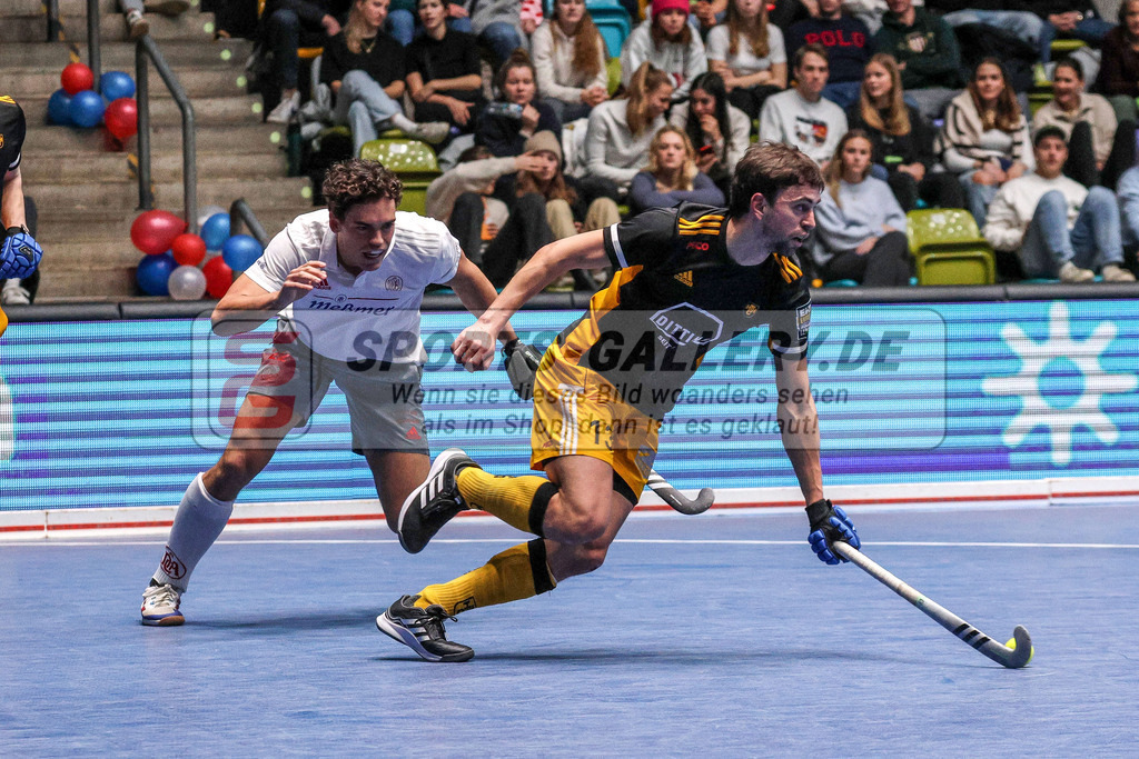 MJ_20230204-HTHC-Alster-Finale M-8 | Tobias Hauke (Harvestehuder THC #13), Harvestehuder THC - Der Club an der Alster am 5.2.2023 in der Ballsporthalle, Frankfurt am Main