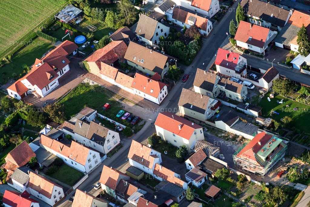 Luftbild: Saarstraße von Südwesten in Kandel im Bundesland Rheinland-Pfalz in Deutschland. Foto: IMG_7373.jpg vom 25.08.2007 durch Werner Riehm/FLY-FOTO.de
