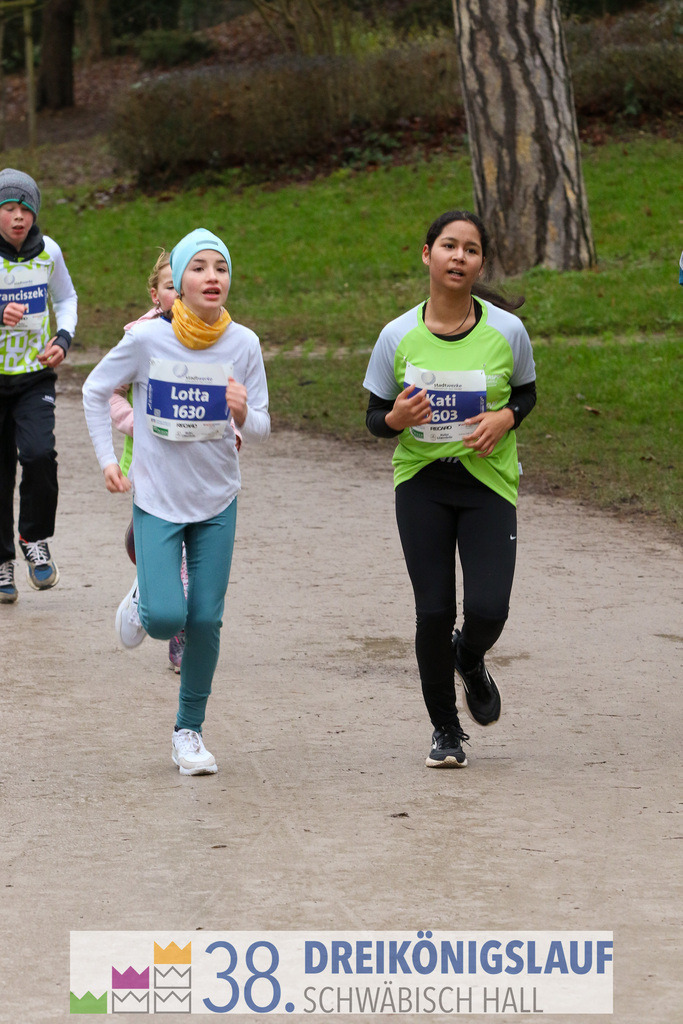 1700m Stadtwerke Jugendlauf | 3 Koenigslauf 2024 1700m Stadtwerke Jugendlauf - Realisiert mit Pictrs.com