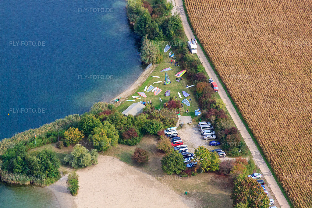 Luftbild: Windsurfer am Freibad Johanneswiese in Jockgrim im Bundesland Rheinland-Pfalz in Deutschland. Foto: IMG_53262.jpg vom 23.09.2012 durch Werner Riehm/FLY-FOTO.de