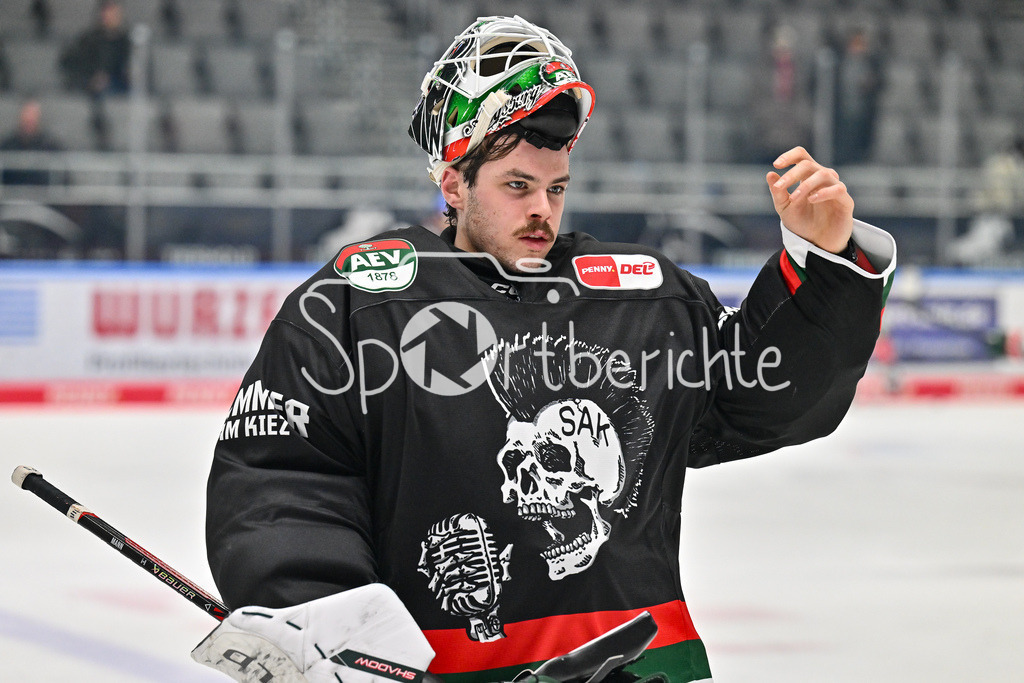 Augsburger Panther - Kölner Haie | im Bild Strauss MANN (Augsburger Panther #38) beim warmup vor der Partie / DEL: Augsburger Panther - Koelner Haie, Curt Frenzel Stadion am 02.03.2025